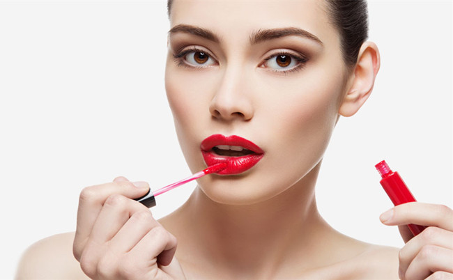 Τα προϊόντα χειλικού Makeup συνήθειας υγρό χείλι 24 ωρών σχολιάζουν τον όγκο κόκκινου χρώματος 8ml
